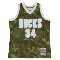 Milwaukee Bucks jersey – view 2