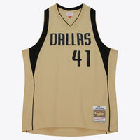 Dallas Mavericks jersey – view 3