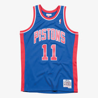 Detroit Pistons jersey – view 2