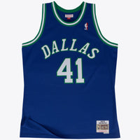 Dallas Mavericks jersey – view 1